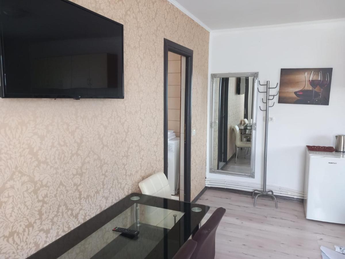 Casa Davison Apartment Targu Jiu Exterior photo